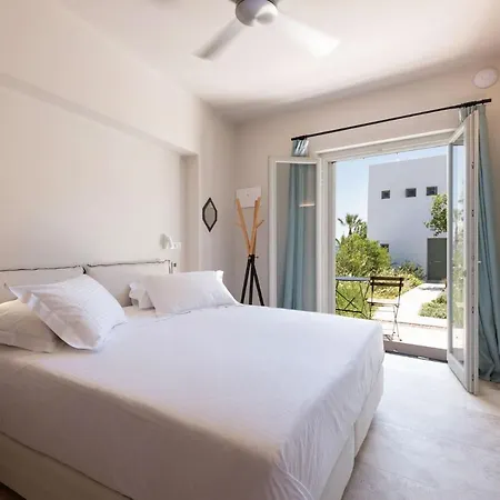 Paros Sleeps 8 Pool Air Con Wifi T714111 Parikia (Paros)